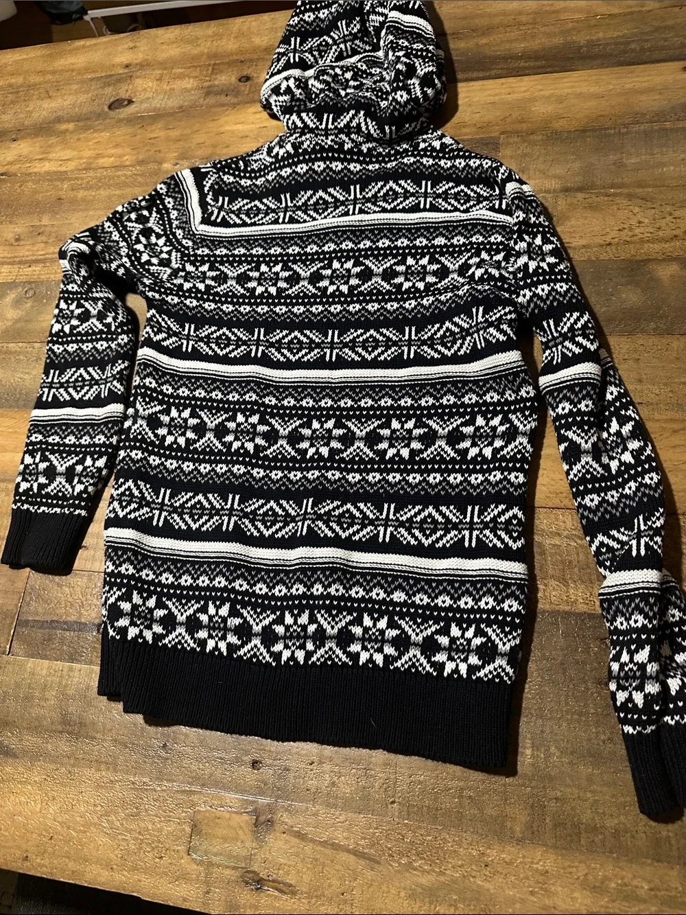 Black & White Fair Isle Hooded Sweater Size XL ( 12)